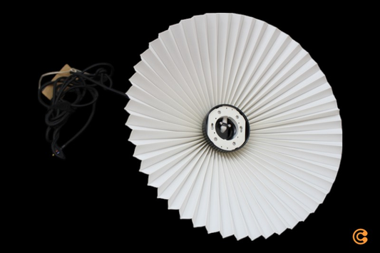 B-flokks Hay hengilampi, hvítur loftlampi með bómullarskjá. Sjá texta/myndir.