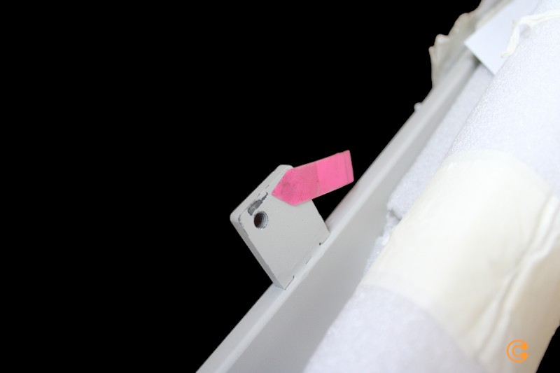 Fatahengi frá Hübsch Interior, B-flokks, ólífugrænn stálstandur. Sjá texta.