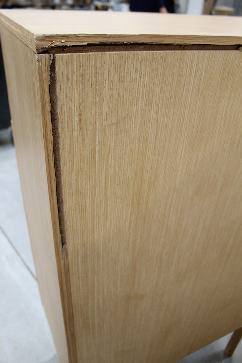 B-flokks Hübsch innréttingarhúsgögn með háum skúffum úr eik Sjá texta