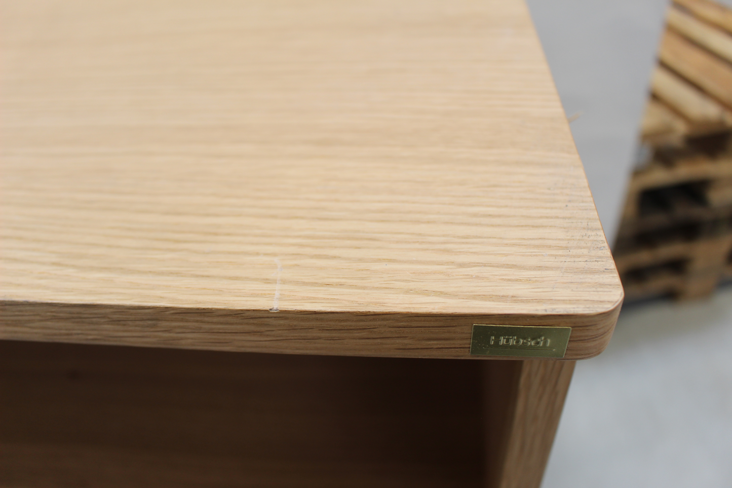 B-flokks Hübsch innréttingarhúsgögn með háum skúffum úr eik Sjá texta