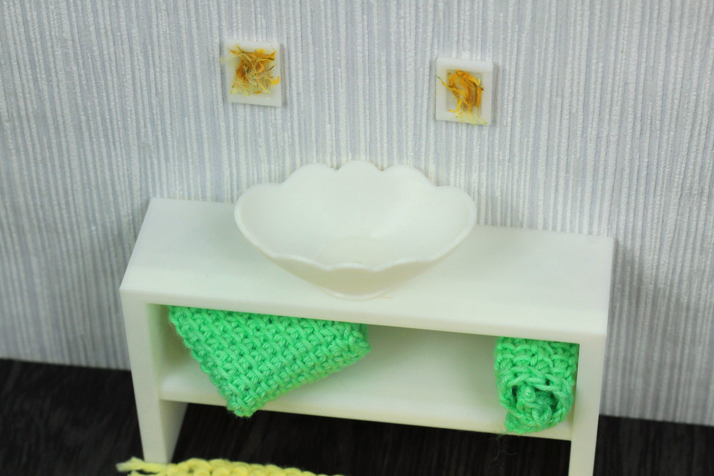 Lotus Oval Sink - 1:12 Dollhouse Miniature Furniture