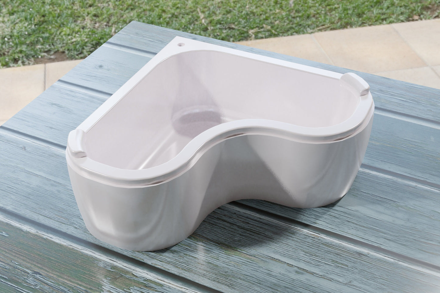 Heart Bathtub - 1:12 Dollhouse Miniature Furniture