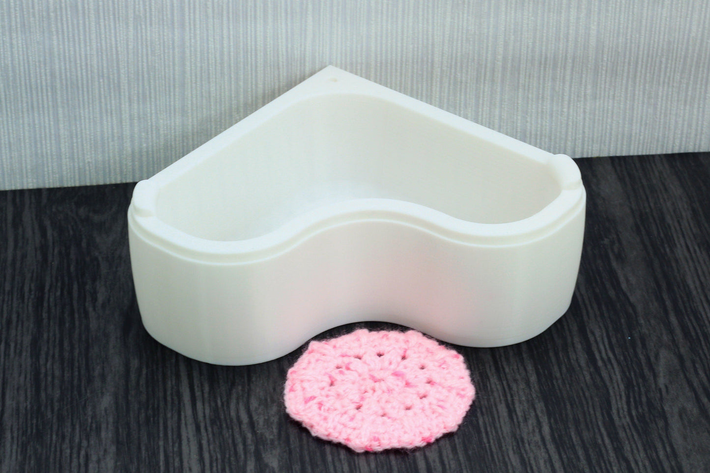 Heart Bathtub - 1:12 Dollhouse Miniature Furniture