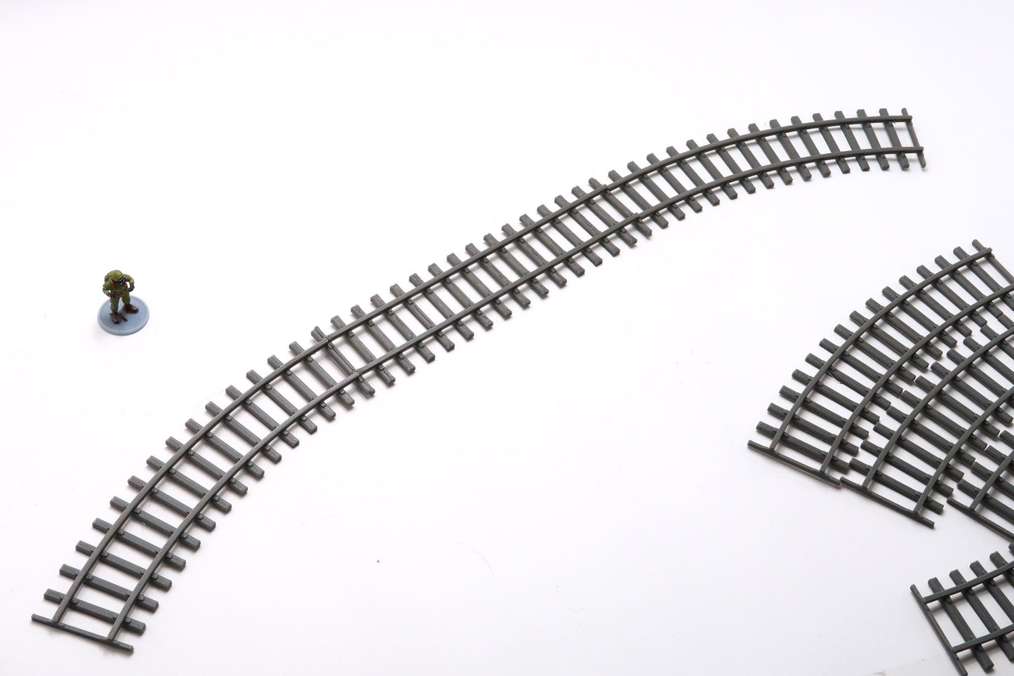 3D Printed 28mm Train Tracks for Wargaming – Curved or Straight Set of 6 | Miniature Terrain
