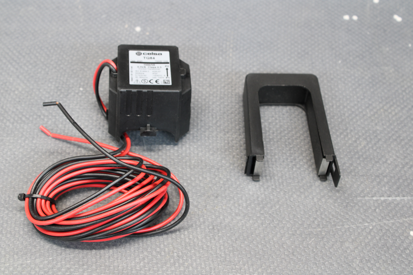 B-flokks Celsa snúrubreytingarstraumbreytir, klemmuspennir 1000 5 A 0,5 Va, tengi 0,5, gölluð vara