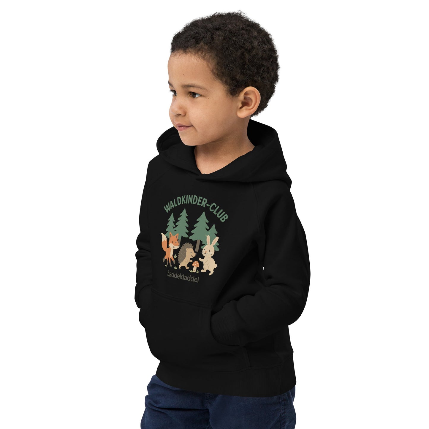Kinder-Hoodie Waldkinder Club – Abenteuer beginnen draußen im Baddeldaddel Design