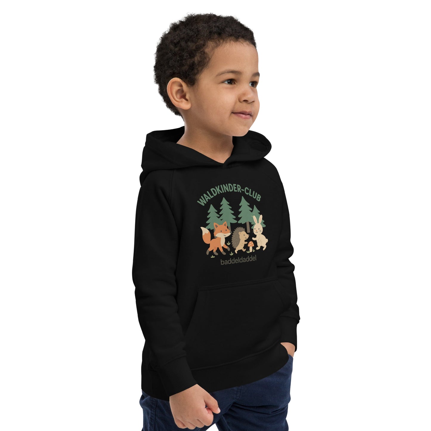 Kinder-Hoodie Waldkinder Club – Abenteuer beginnen draußen im Baddeldaddel Design