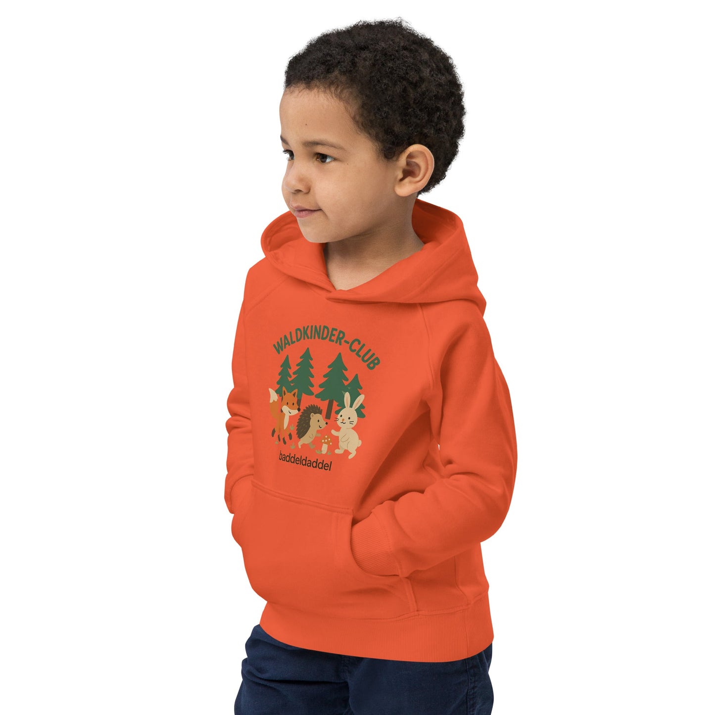 Kinder-Hoodie Waldkinder Club – Abenteuer beginnen draußen im Baddeldaddel Design