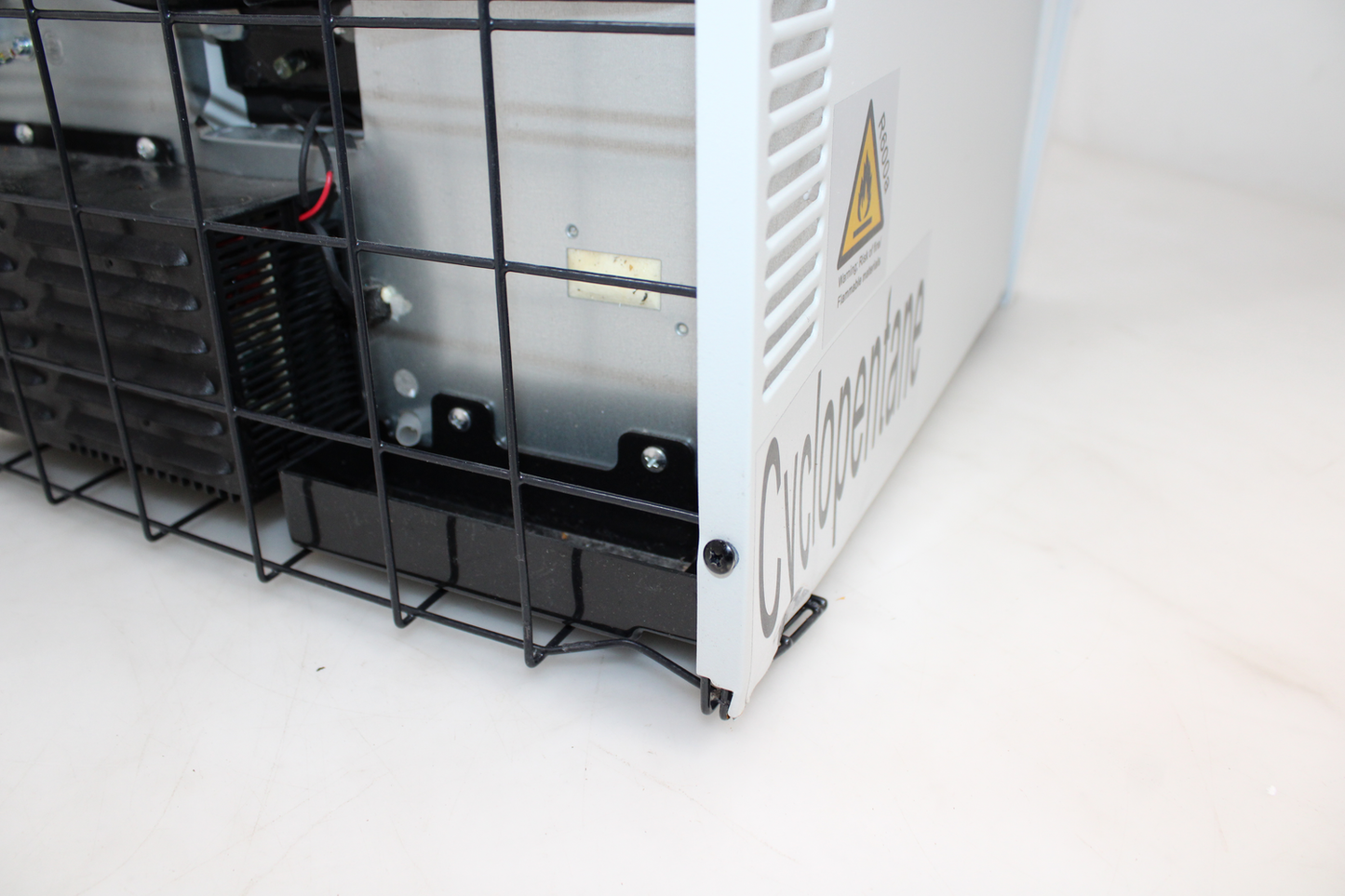 B-Ware Klarstein Brooklyn 32 L Mini Kühlschrank Kompaktkühler Minibar Defektware