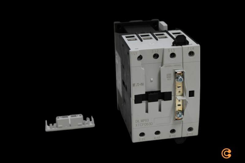 Eaton Dilmp63 (230 V 50 Hz, 240 V 60 Hz) aflrofi, B-flokks, 4 venjulega opnir tengiliðir. Sjá texta/mynd.