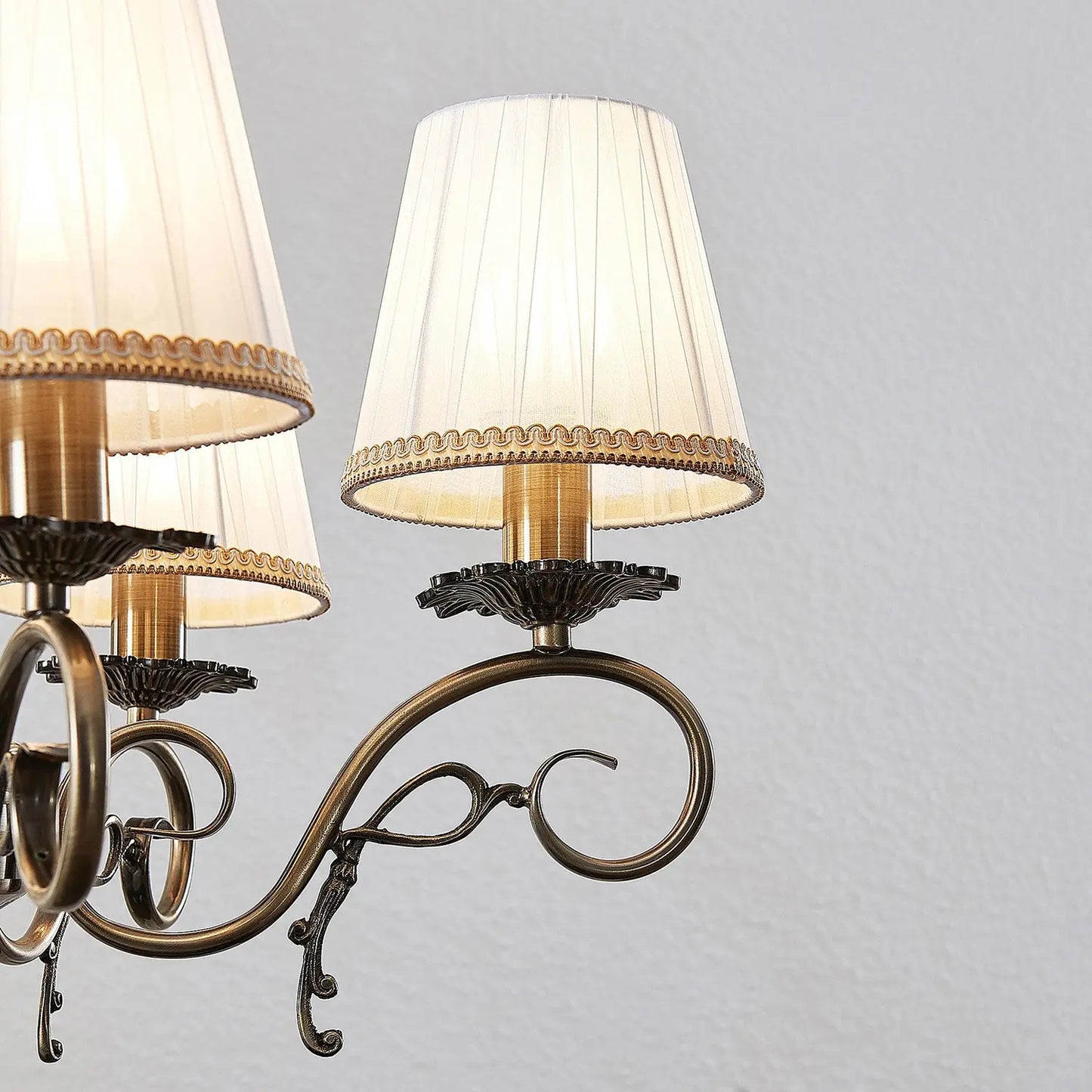 B-Ware Lindby Finnick Kronleuchter Deckenlampe Deckenleuchte 5 Flammig Lampe Altmessing