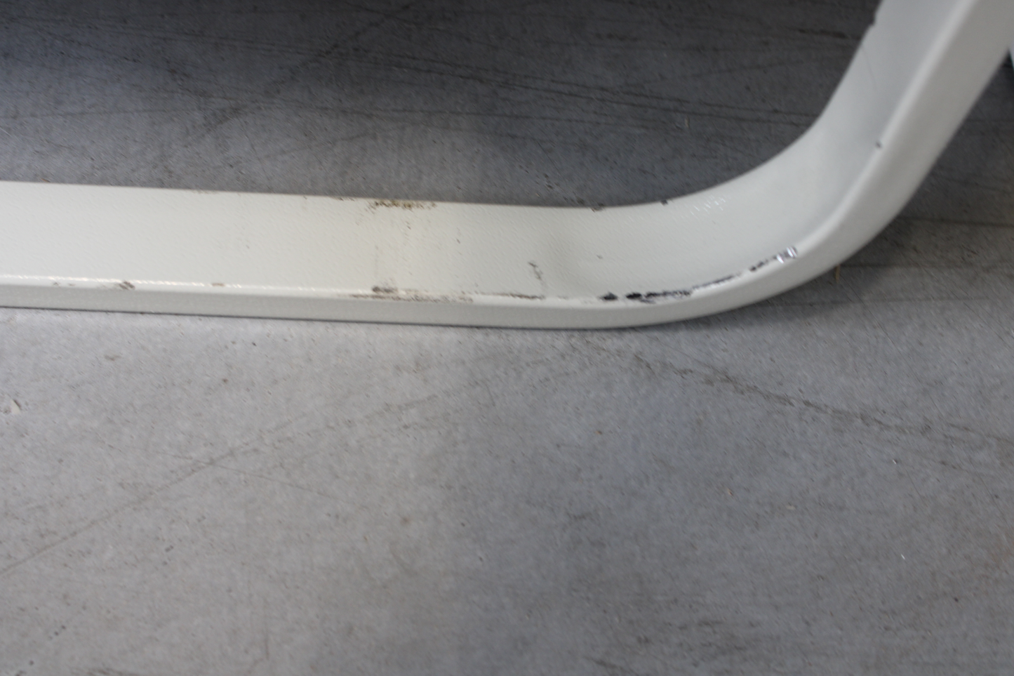 B-flokks Hjh skrifstofusófi Aruba Step, rammi ljósgrár gervileður. Sjá texta/mynd