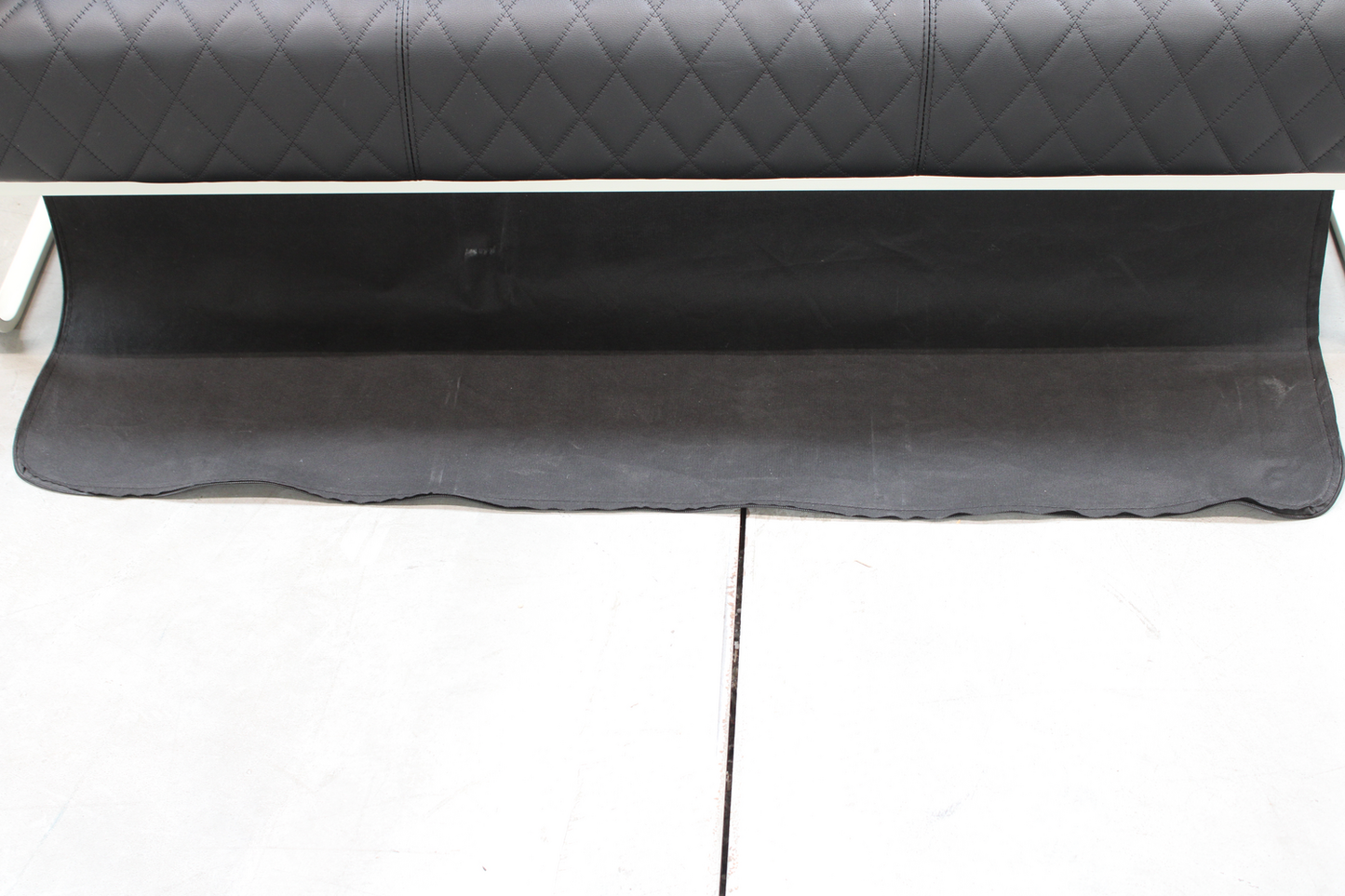 B-flokks Hjh skrifstofusófi Aruba Step, rammi ljósgrár gervileður. Sjá texta/mynd