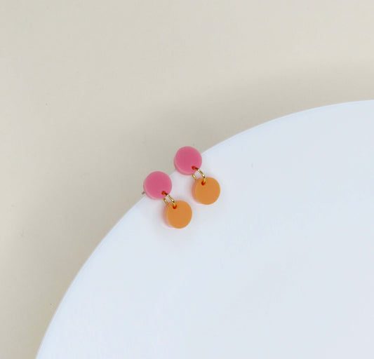Dotty Acryl Ohrringe in rosa peach