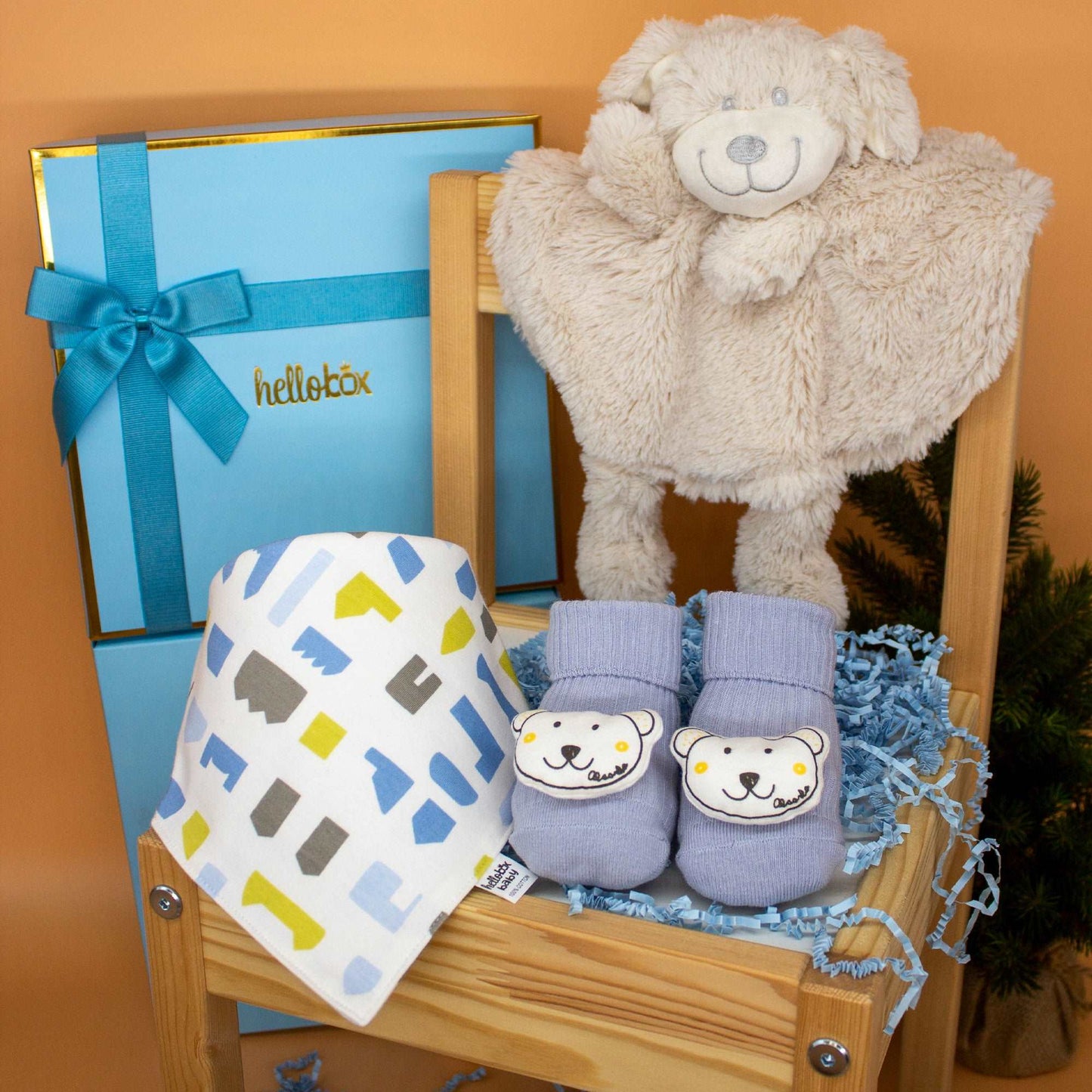 Luxuriöses Baby-Geschenkset: Schmusetuch, Lätzchen & Socken in edler Geschenkbox
