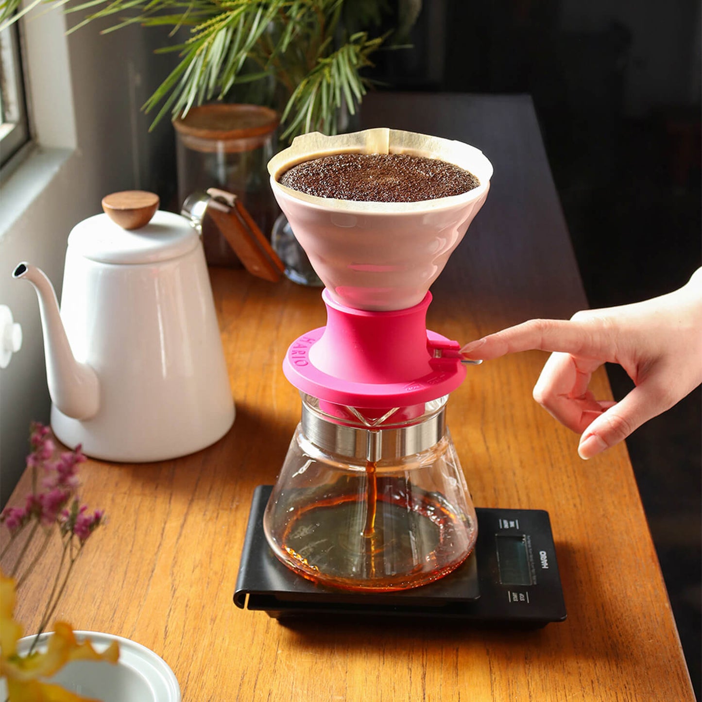 Hario Ceramic Immersion Switch V60-02 – Precision Immersion & Pour-Over Brewer