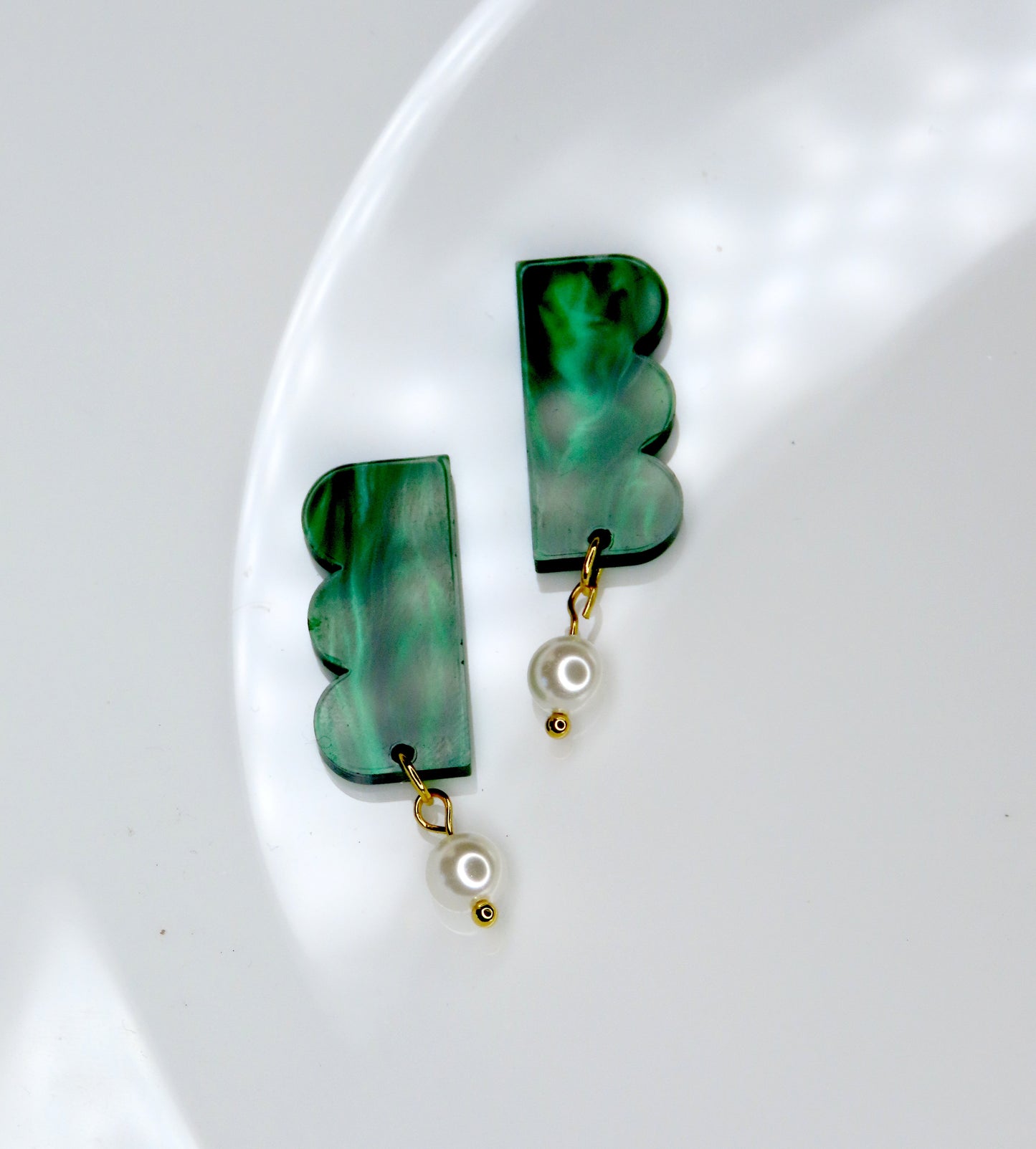 Royal Green Belle Acryl Ohrringe mit Edelstahlstecker