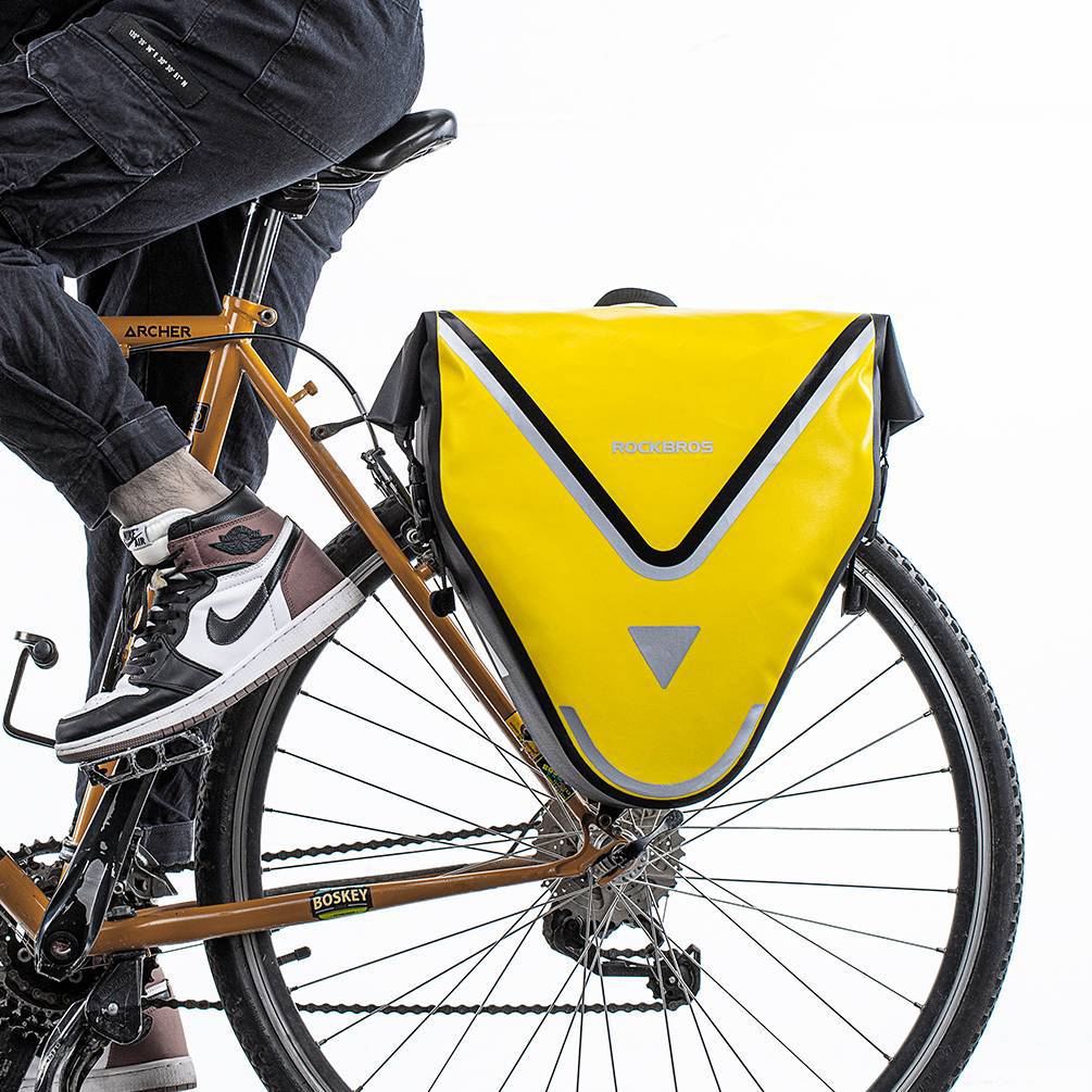 ROCKBROS hjólaflutningstaska 100% vatnsheld með axlaról 20L gulur/svört gulllitaður