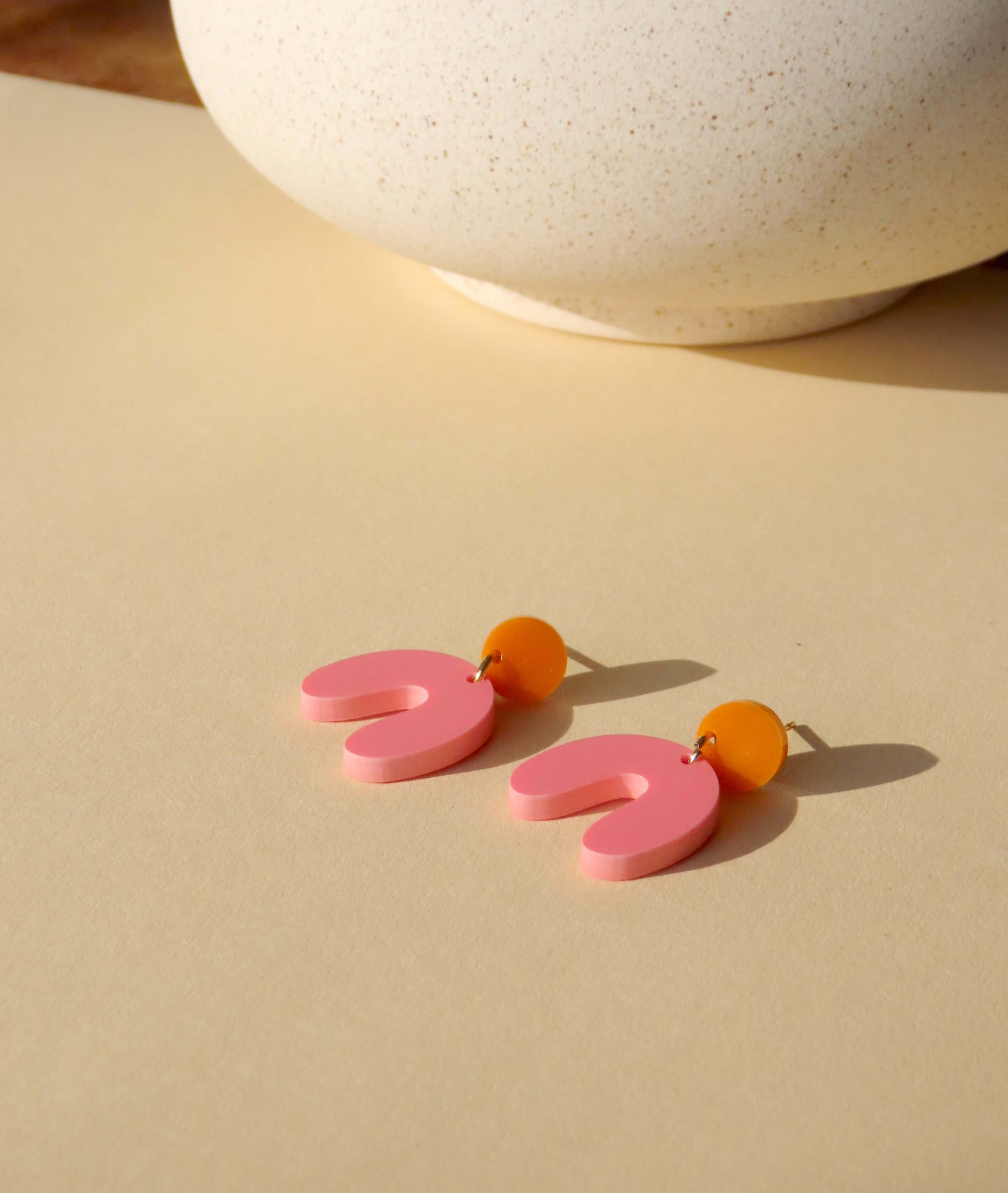 Kleine Orangegelbe Erdbeer Arch Bogen Ohrringe