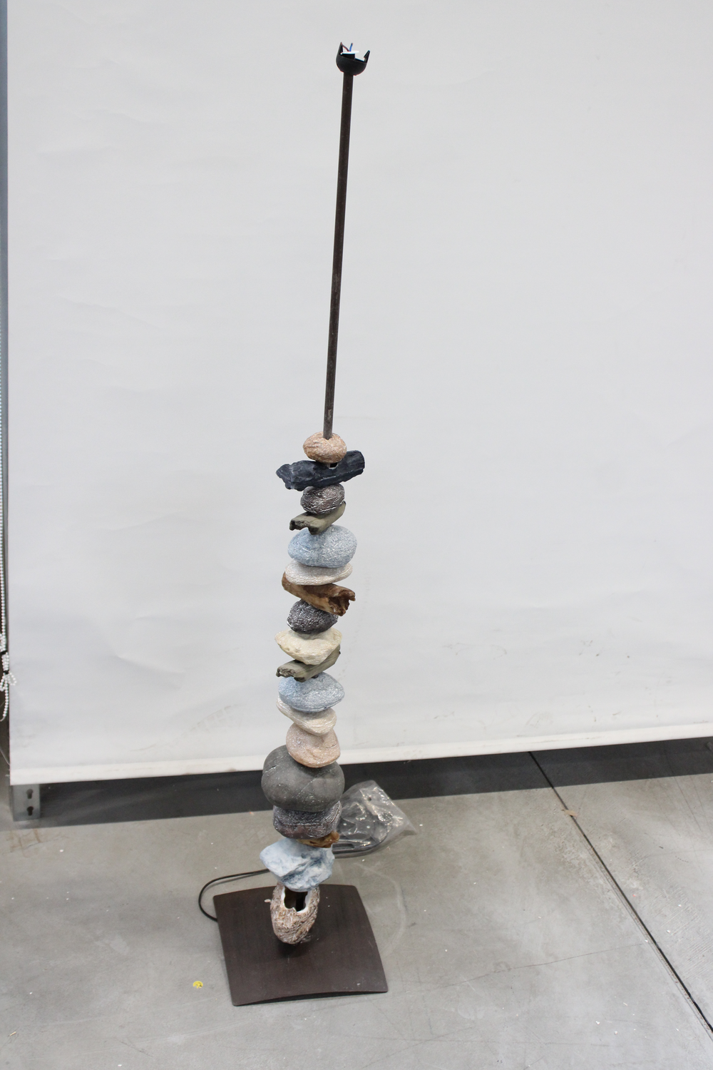 B-flokks Euluna gólflampi Vera, standlampi með dúkskjá, gölluð vara