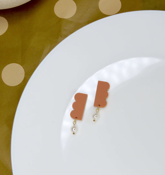 Terracotta Belle Acryl Ohrringe mit Edelstahlstecker