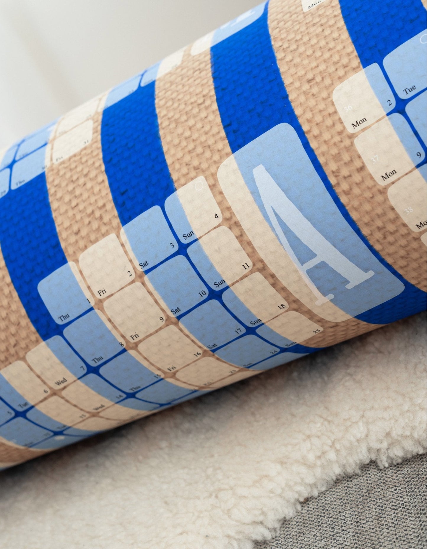 Veggdagatal // Kelim Stripe rjómablár