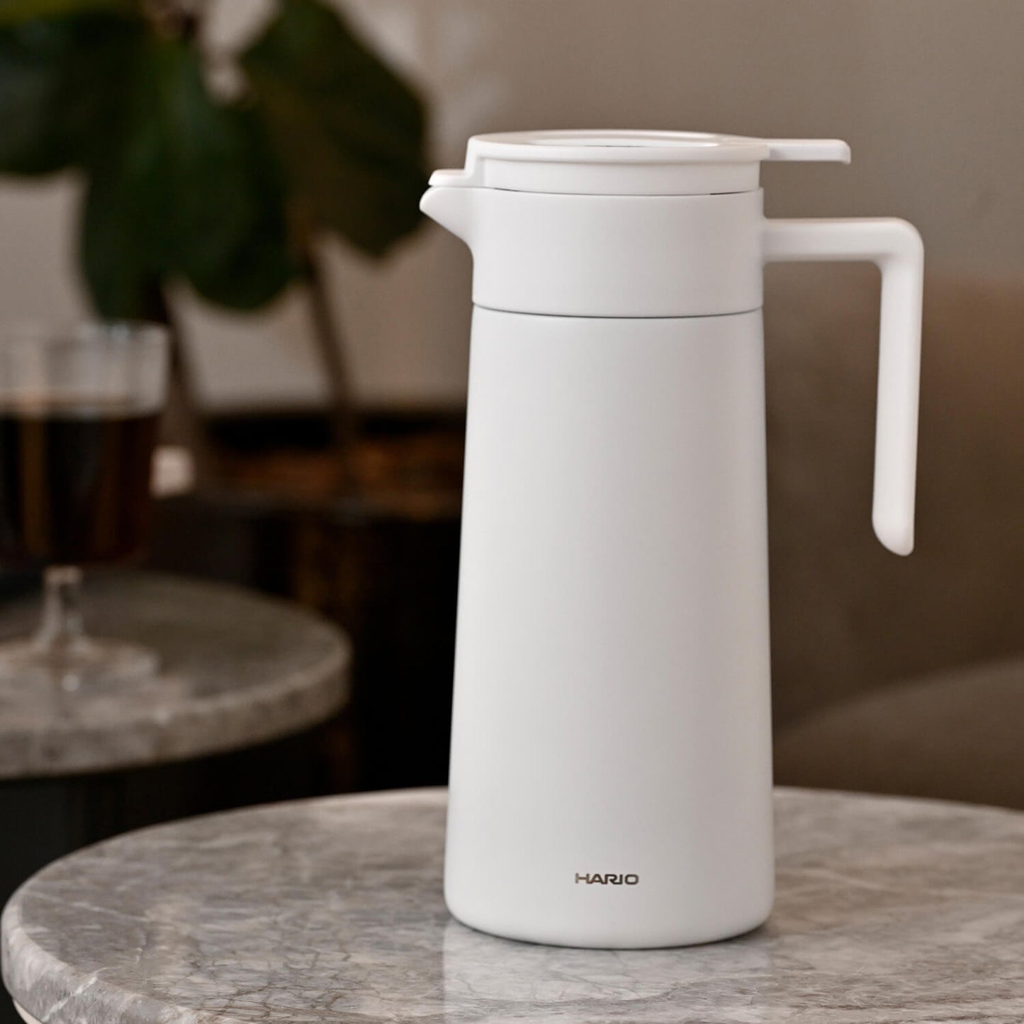 Hario Thermal Server with Ceramic Coating – 800ml Insulated Coffee Carafe
