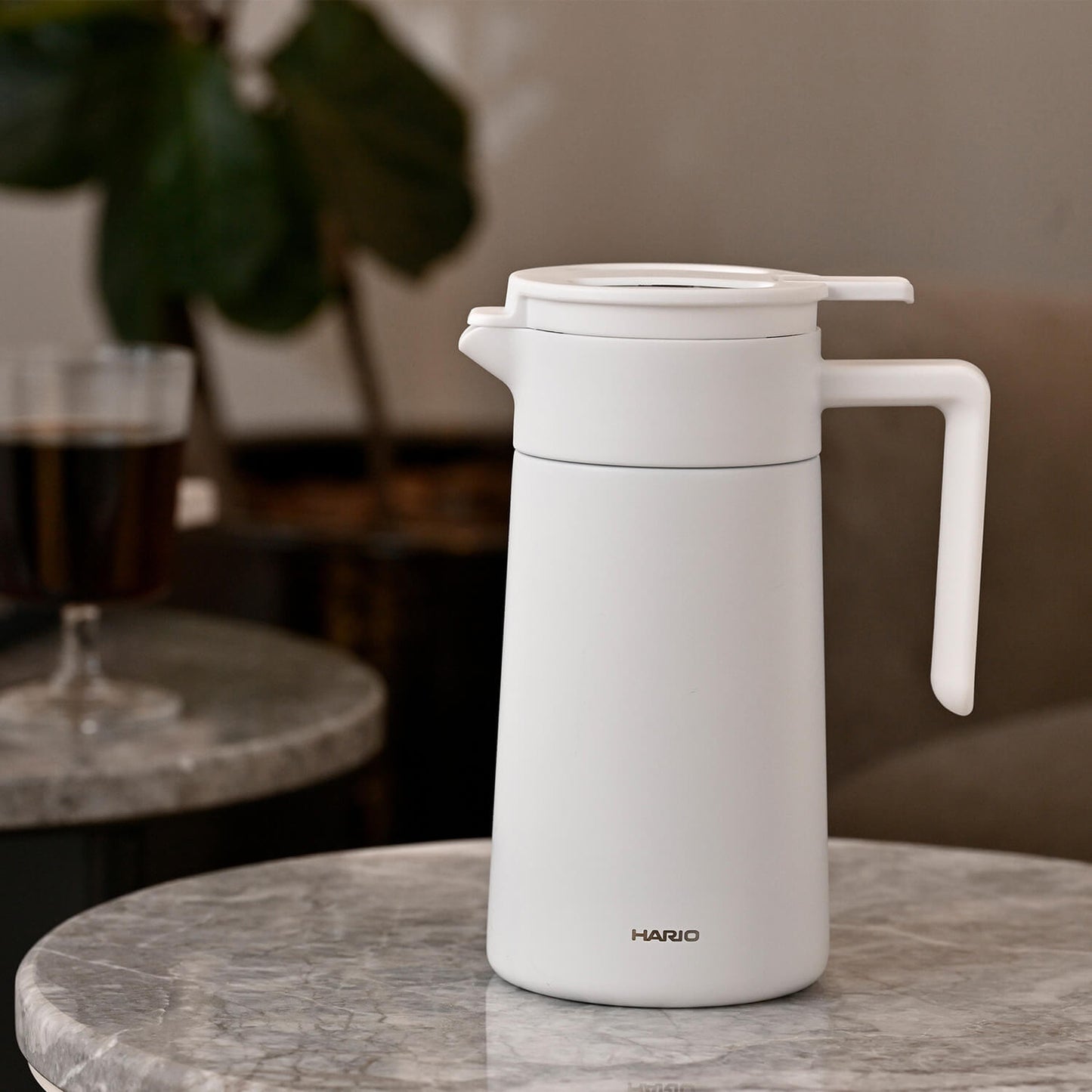 Hario Thermal Server with Ceramic Coating – 600ml Insulated Coffee Carafe