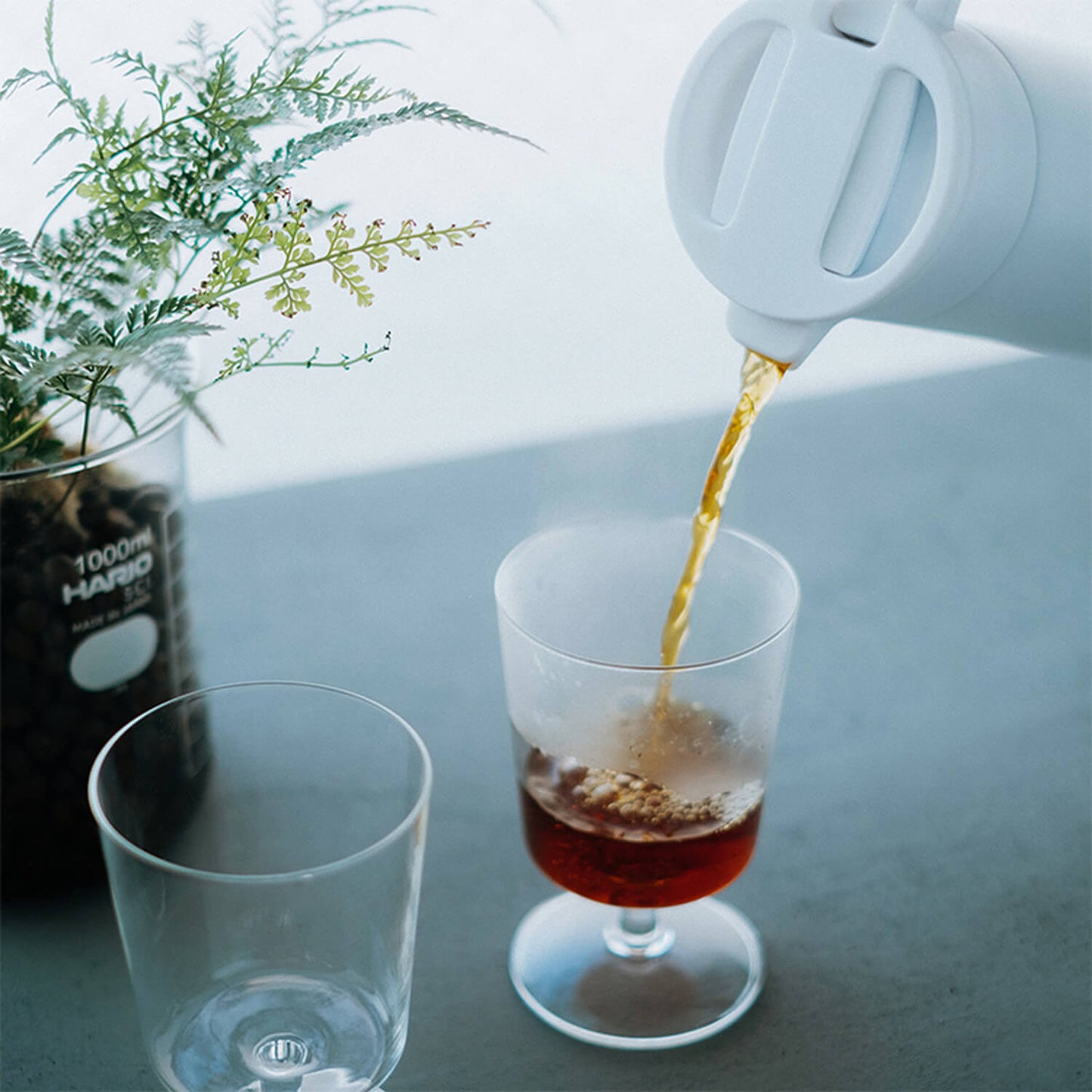 Hario Thermal Server with Ceramic Coating – 600ml Insulated Coffee Carafe